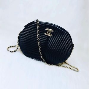 🔥CHANEL Pleats Crush Camera Bag in Black
